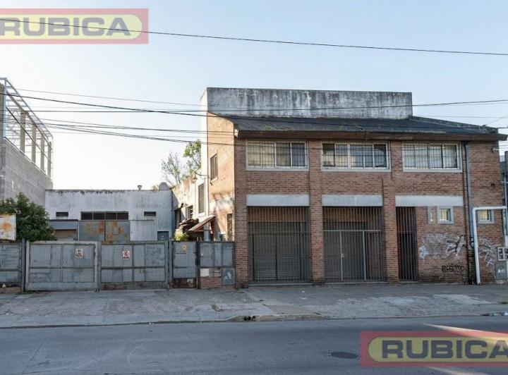 Local comercial · 490m²