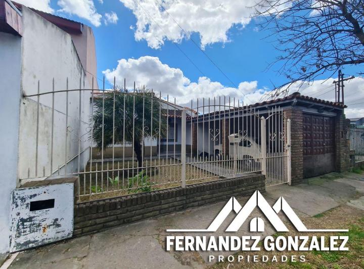 Casa · 224m² · 3 Ambientes · 1 Cochera