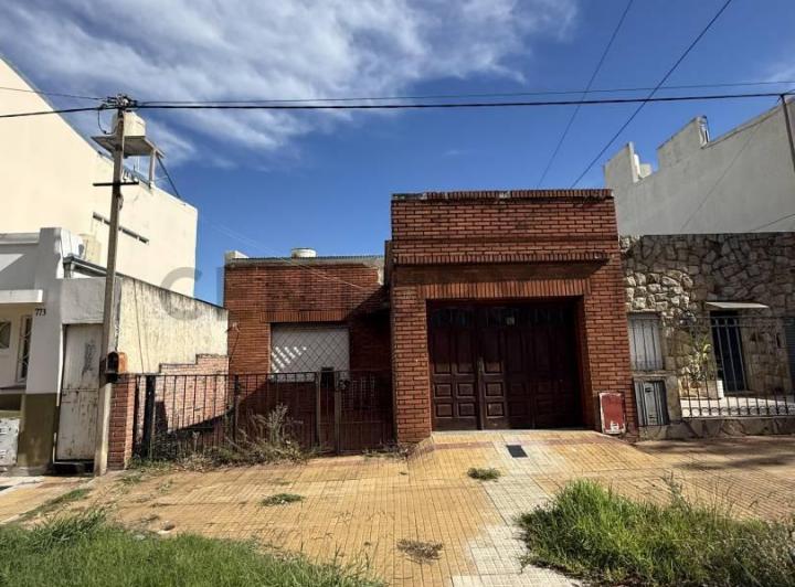 Casa · 110m² · 2 Dormitorios · 1 Cochera