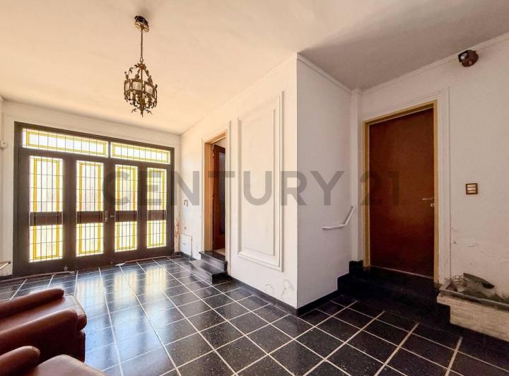Casa · 138m² · 5 Ambientes · 1 Cochera