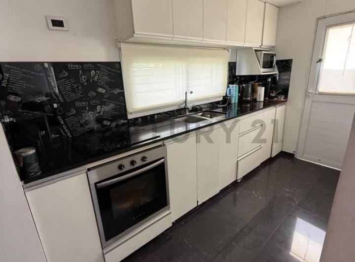 Casa · 55m² · 1 Dormitorio · 2 Cocheras