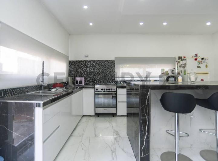 Casa · 100m² · 3 Ambientes · 1 Cochera