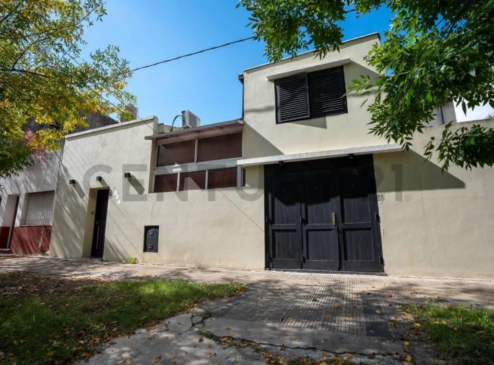 Casa · 100m² · 4 Ambientes · 1 Cochera