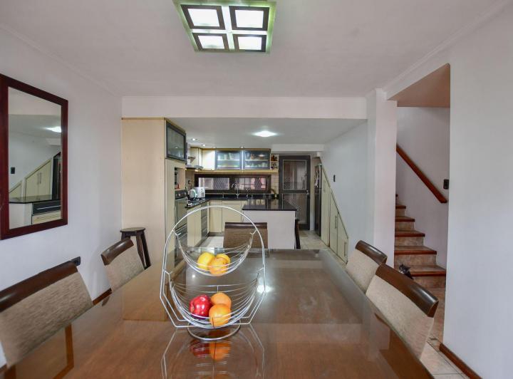 Casa · 129m² · 5 Ambientes · 1 Cochera