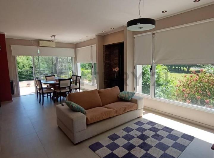 Casa · 127m² · 5 Ambientes · 2 Cocheras