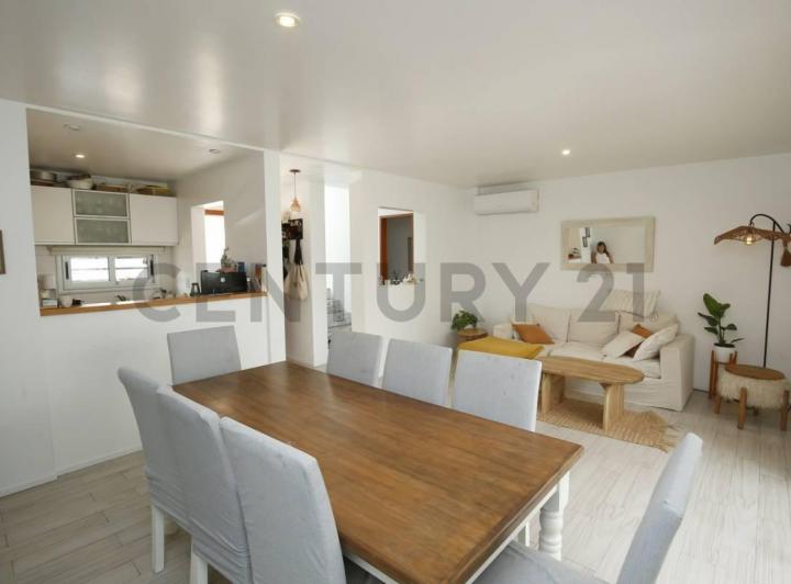 Casa · 80m² · 3 Ambientes · 2 Cocheras