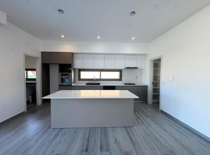 Casa · 173m² · 4 Ambientes · 2 Cocheras