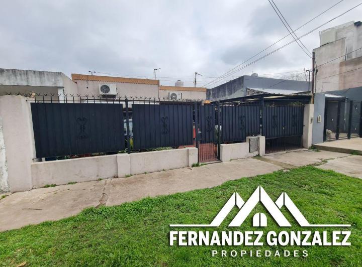 Casa · 92m² · 3 Ambientes · 2 Cocheras