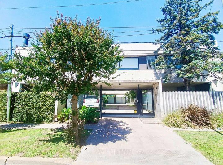 Casa · 68m² · 3 Ambientes · 1 Cochera