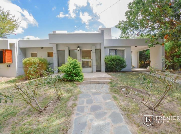 Casa · 90m² · 4 Ambientes · 2 Cocheras