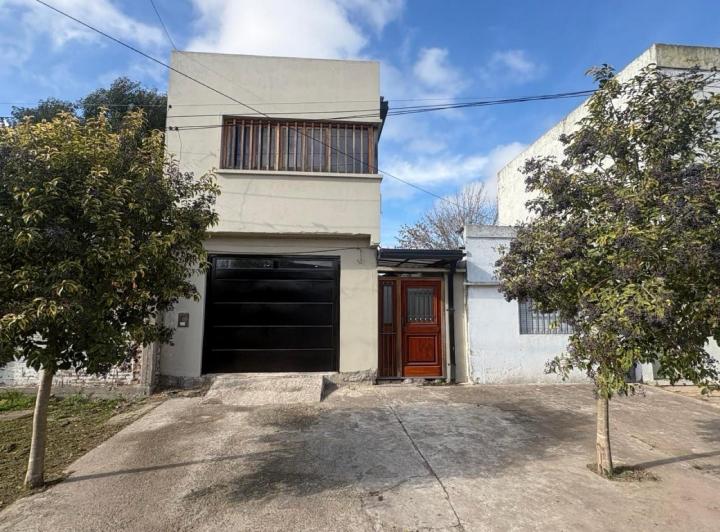 Casa · 98m² · 3 Ambientes · 1 Cochera