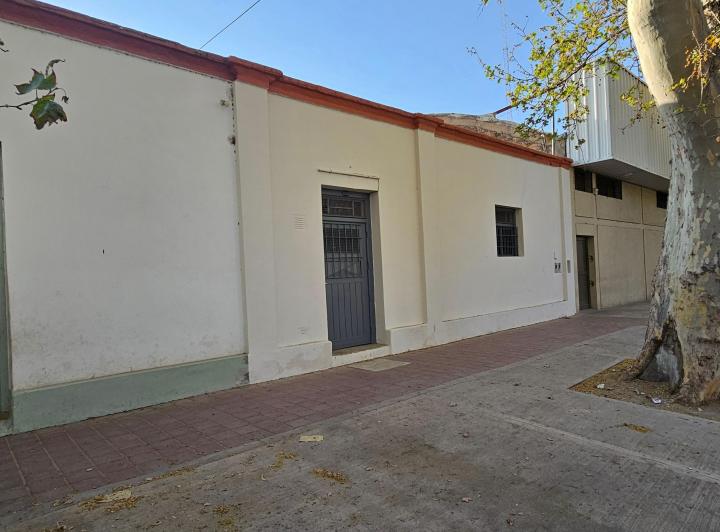 Casa · 55m² · 5 Ambientes · 1 Cochera