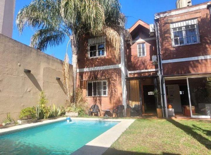 Casa · 162m² · 4 Ambientes · 2 Cocheras