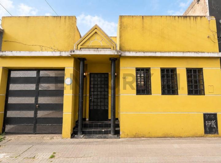 Casa · 150m² · 4 Ambientes · 2 Cocheras