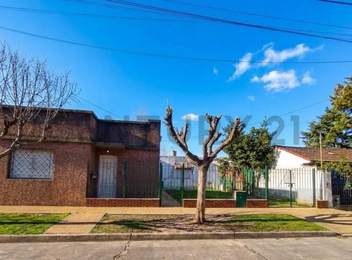 Casa · 108m² · 3 Ambientes · 2 Cocheras