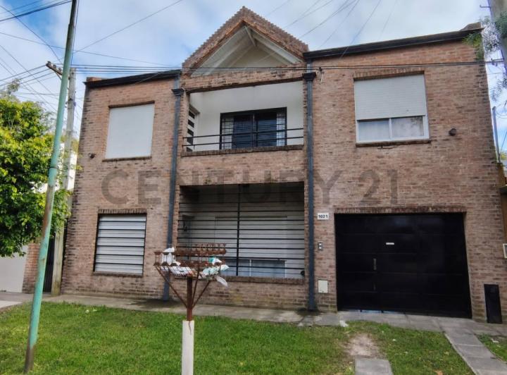 Casa · 100m² · 3 Dormitorios · 1 Cochera