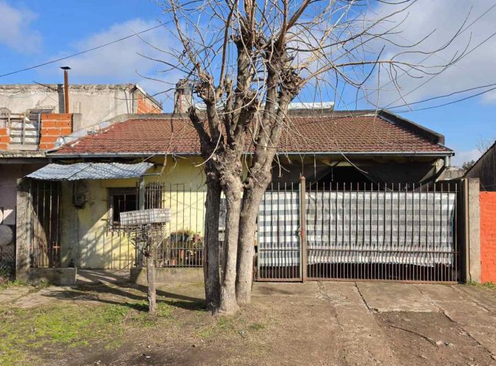 Casa · 103m² · 6 Ambientes · 1 Cochera