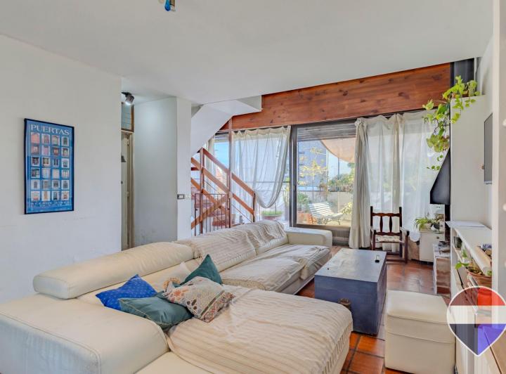 Casa · 376m² · 10 Ambientes · 2 Cocheras