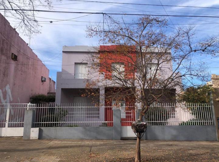 Casa · 300m² · 5 Ambientes · 1 Cochera