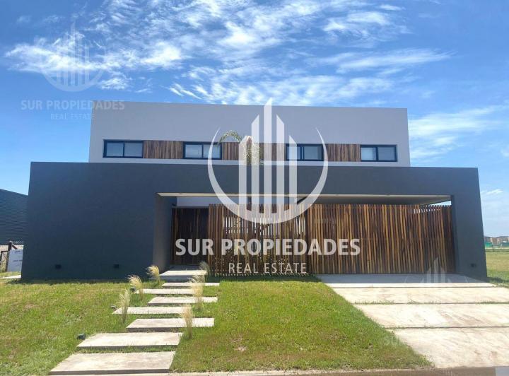 Casa · 171m² · 6 Ambientes · 2 Cocheras