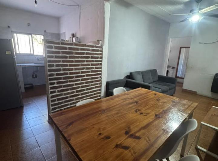 Casa · 320m² · 5 Ambientes · 1 Cochera