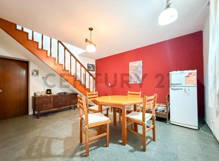 Casa · 263m² · 10 Ambientes · 1 Cochera