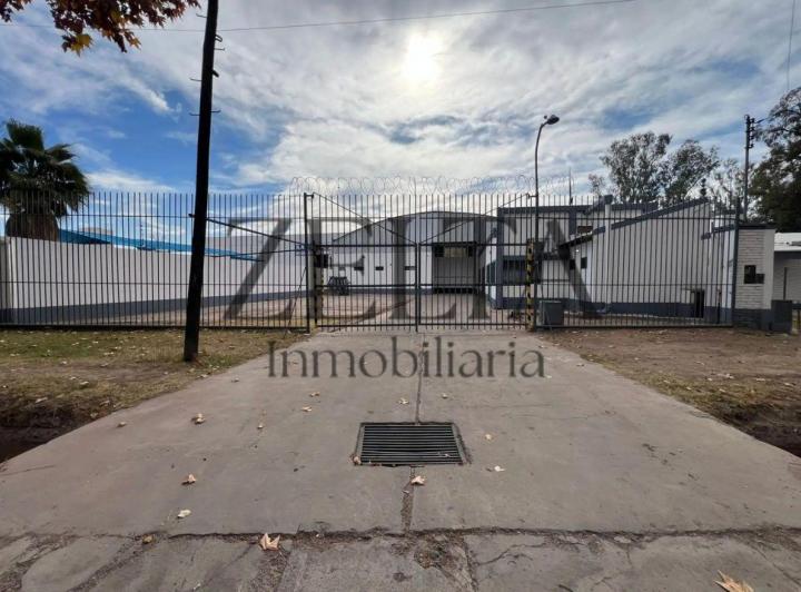 Bodega-Galpón · 700m² · 2 Ambientes