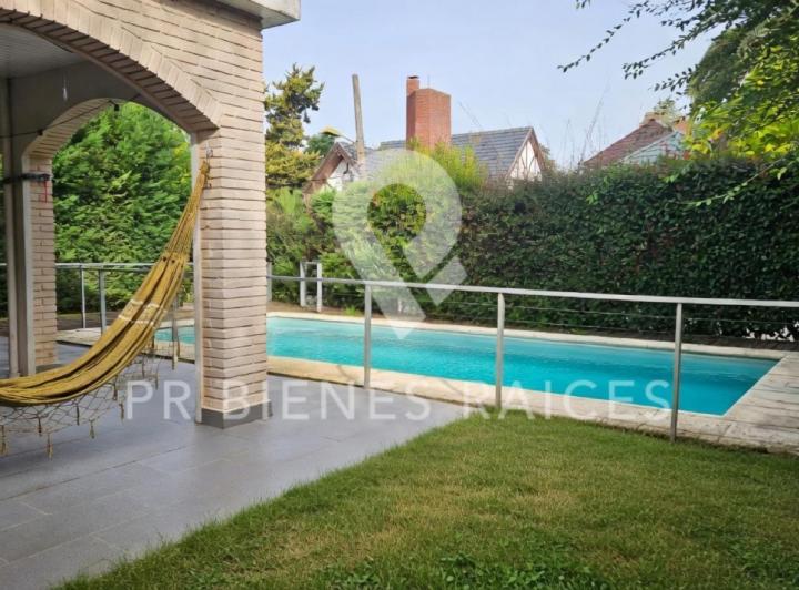 Casa · 208m² · 5 Ambientes · 1 Cochera