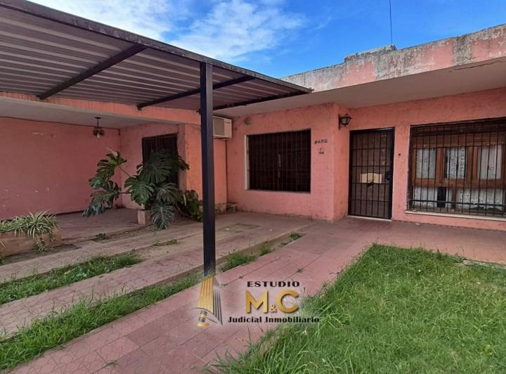 Casa · 235m² · 6 Ambientes · 2 Cocheras