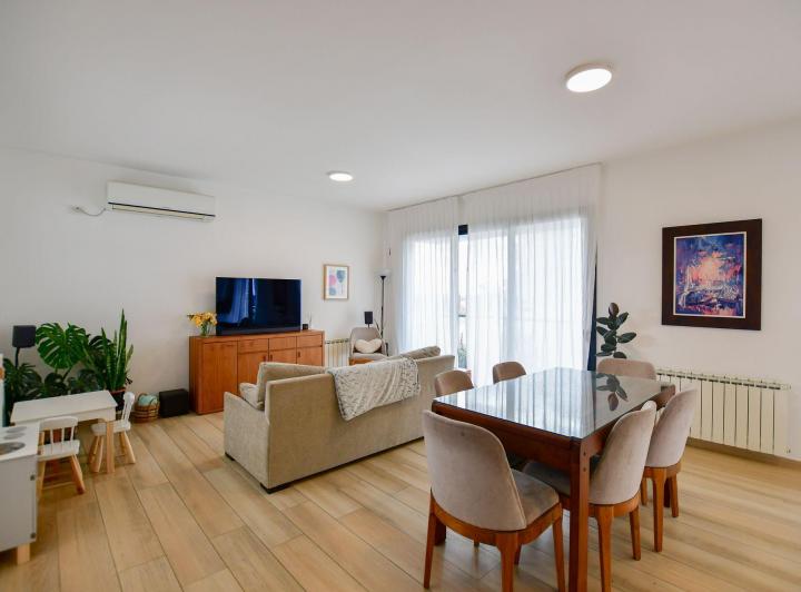 Departamento · 103m² · 5 Ambientes · 1 Cochera