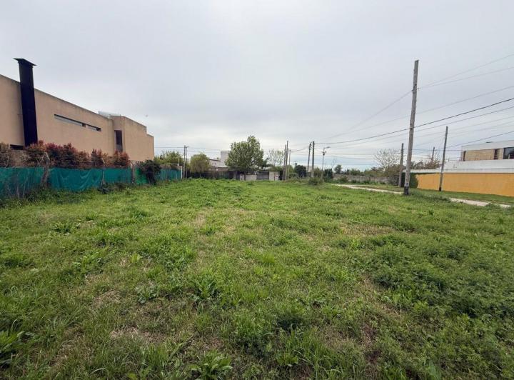 Terreno · 712m²