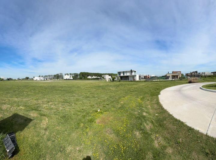 Terreno · 706m²