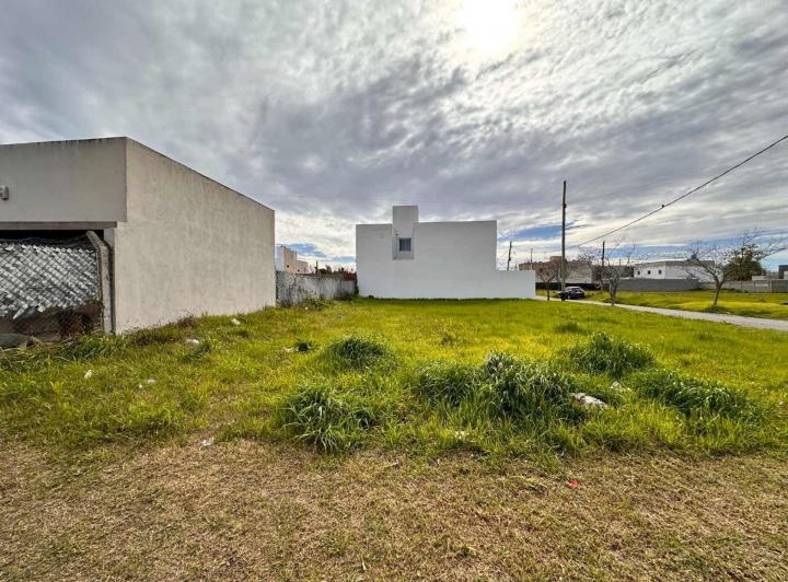 Terreno · 325m²