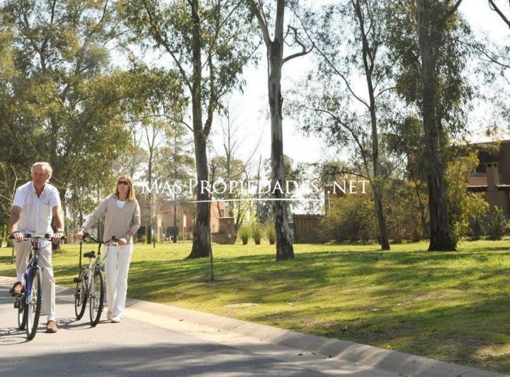 Terreno · 600m²
