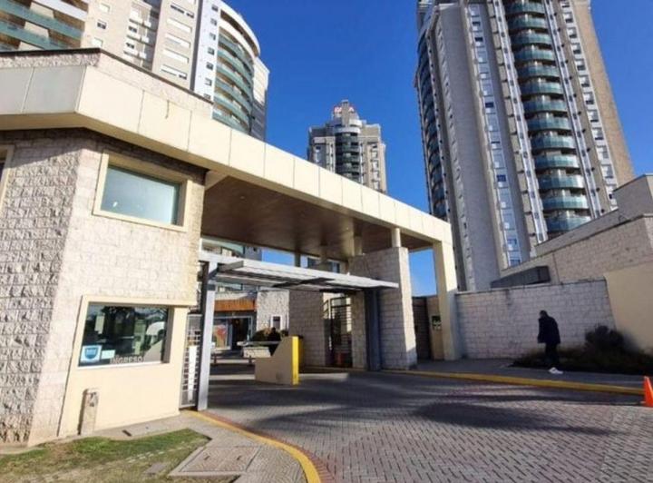 Departamento · 81m² · 7 Ambientes · 1 Cochera
