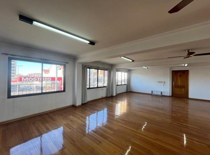 Local comercial · 186m²