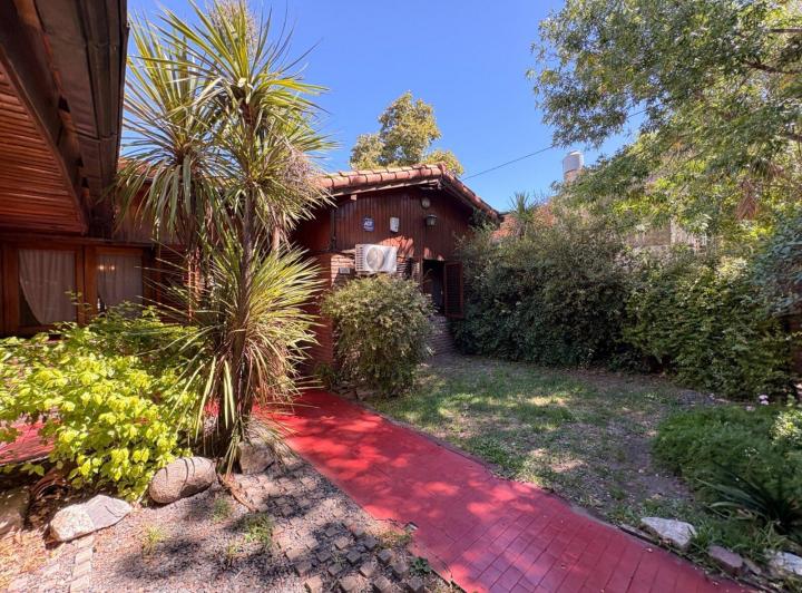Casa · 170m² · 4 Ambientes · 1 Cochera