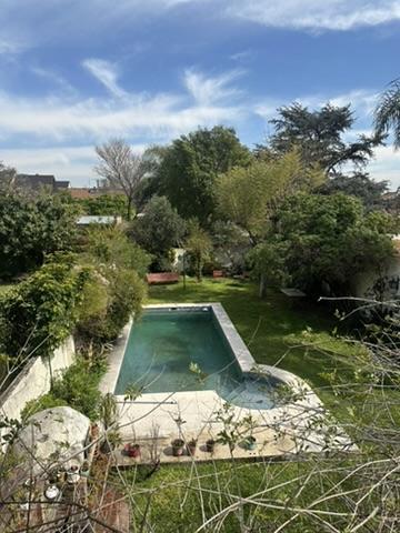 Casa · 214m² · 5 Ambientes · 3 Cocheras
