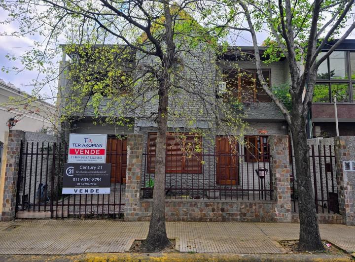 Casa · 156m² · 5 Ambientes · 1 Cochera
