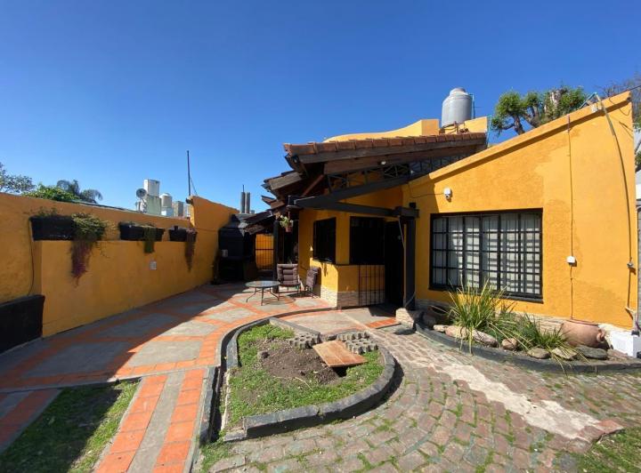Casa · 137m² · 3 Ambientes · 2 Cocheras