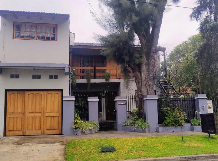 Casa · 200m² · 4 Ambientes · 1 Cochera