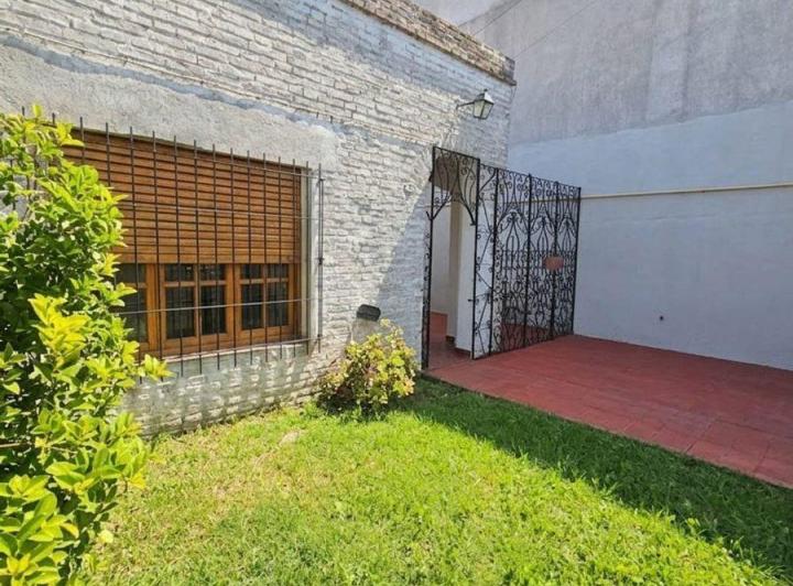 Casa · 115m² · 4 Ambientes · 2 Cocheras