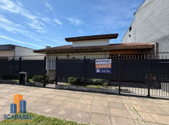 Casa · 70m² · 3 Ambientes · 2 Cocheras