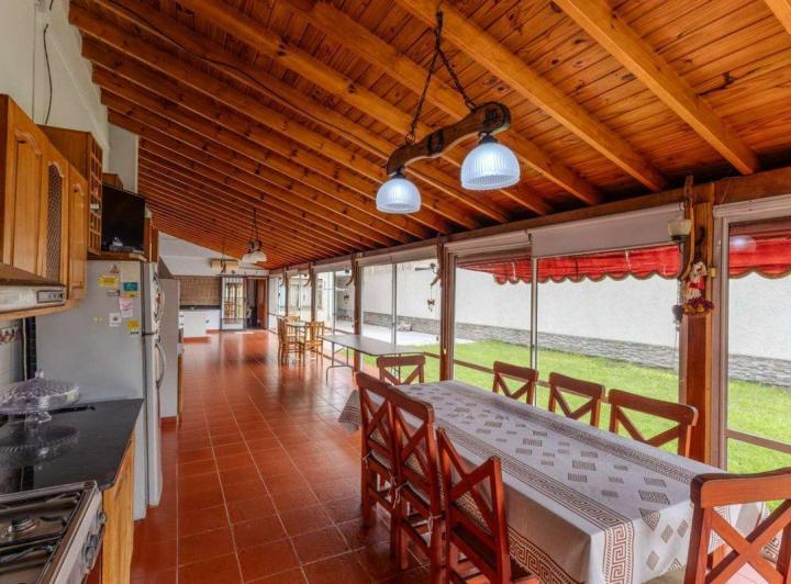 Casa · 156m² · 7 Ambientes · 1 Cochera