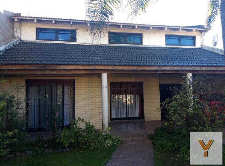 Casa · 200m² · 5 Ambientes · 1 Cochera