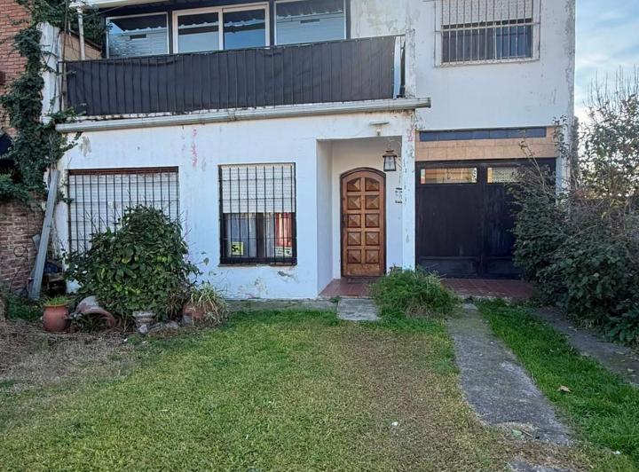 Casa · 111m² · 5 Ambientes · 2 Cocheras