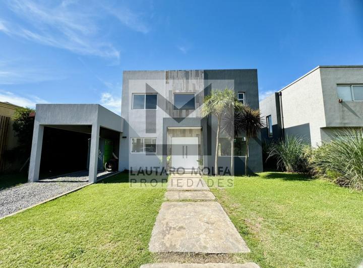 Casa · 187m² · 5 Ambientes · 1 Cochera