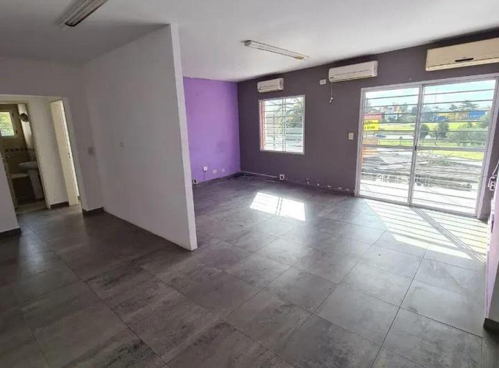 Oficina comercial · 70m² · 1 Ambiente · 1 Cochera