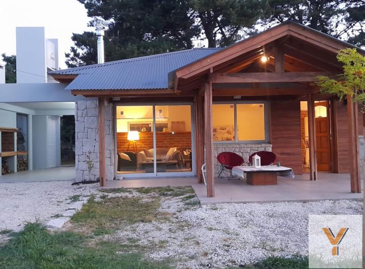 Casa · 150m² · 3 Ambientes · 1 Cochera