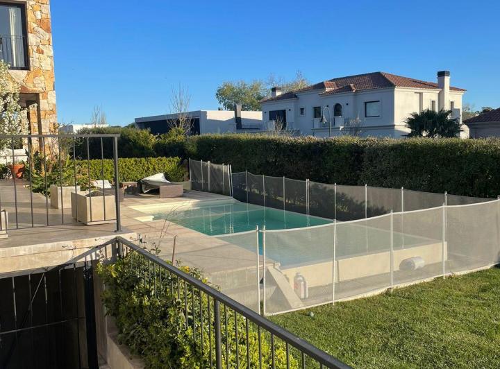 Casa · 500m² · 5 Dormitorios · 3 Cocheras